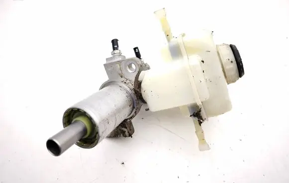 Master brake cylinder