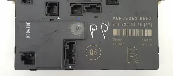Mercedes-Benz E W211 Door control unit/module 2118200426