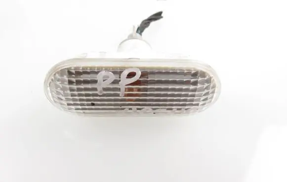 Ford Focus Front fender indicator light