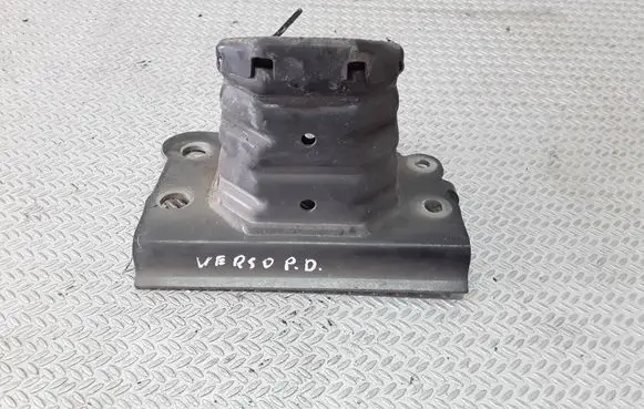 Toyota Corolla Verso AR10 Front bumper shock/impact absorber 