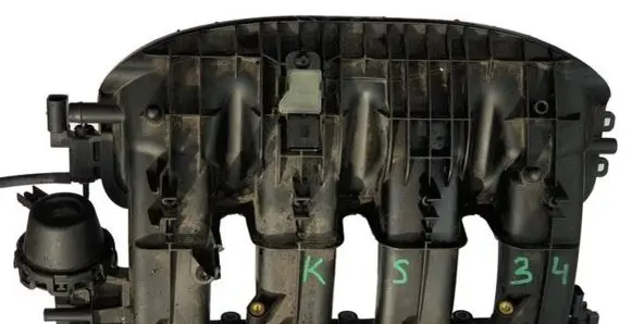 Volkswagen PASSAT B8 Intake manifold 06K133201P