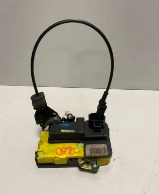 Volvo S80 Front door lock 9485304