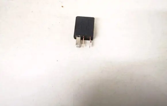Opel Zafira A Other relay 24432680 702.21