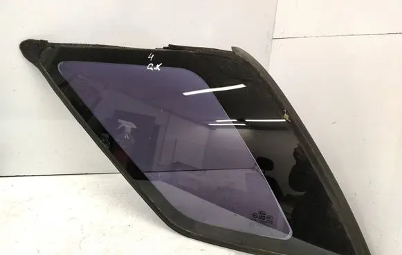 KIA Sorento Rear side window 43R000382 AS2 M352