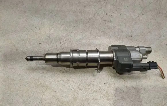 BMW 3 E90 E91 Fuel injector 758904810 7589048 10181010