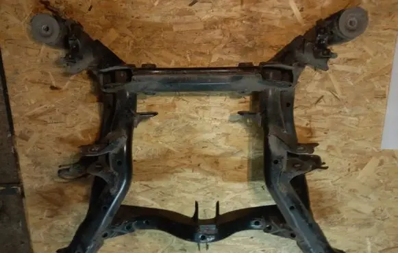 Volkswagen Touareg II Rear subframe 
