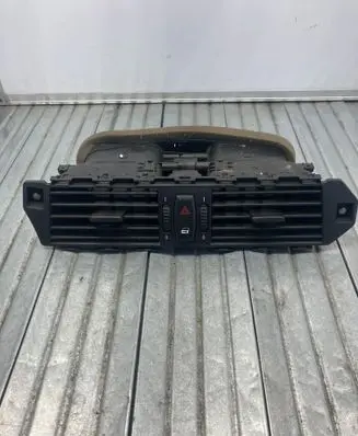 BMW 5 E60 E61 Dash center air vent grill 6910734 7009275