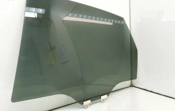 Subaru Impreza III Rear door window glass
