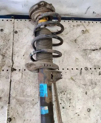 Volkswagen Touran I Front shock absorber/damper