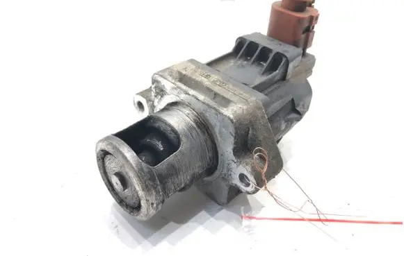 Opel Insignia A EGR valve K5T70977