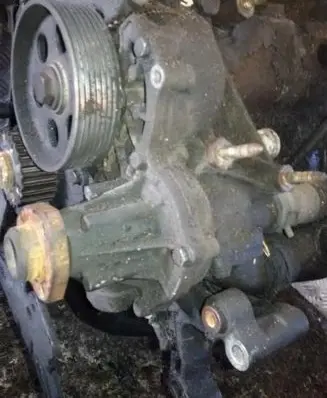 Volkswagen Caddy Water pump 037121019