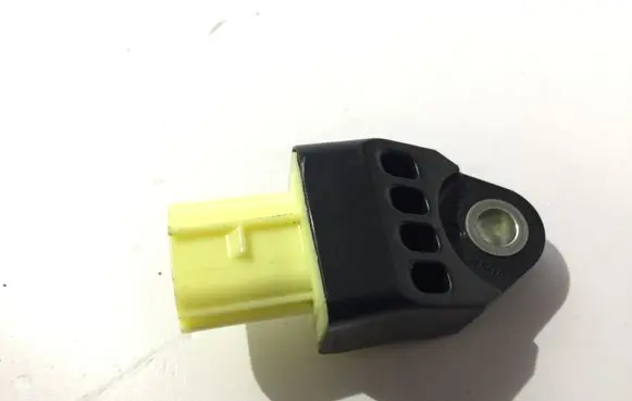 Toyota Yaris Airbag deployment crash/impact sensor 425F4C8G0 8983102140