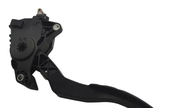 Accelerator throttle pedal