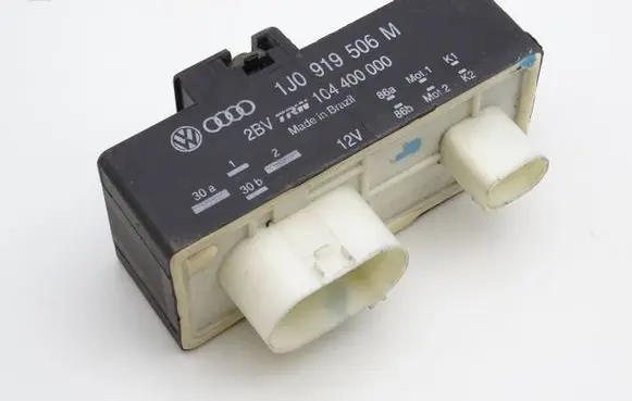 Volkswagen Golf IV Coolant fan relay 1J0919506M