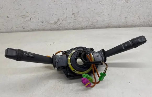 Volvo V70 Wiper turn signal indicator stalk/switch 8666599