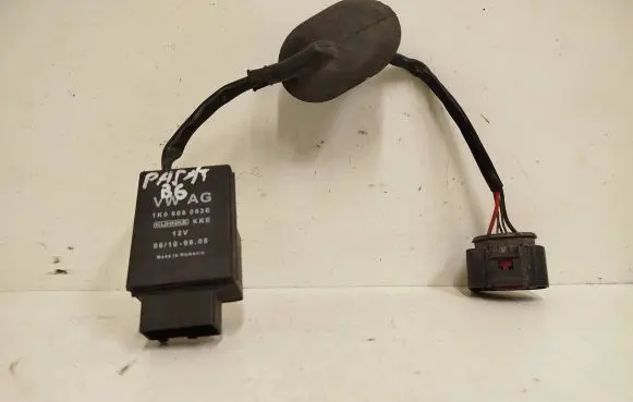 Volkswagen PASSAT B6 Fuel injection pump control unit/module 1K0906093E