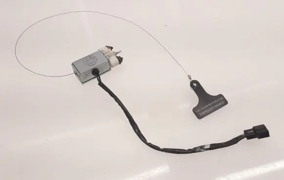 Fuel tank cap lock motor