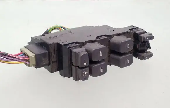 Volvo S60 Electric window control switch 8682836