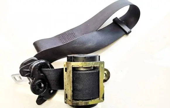 Mini One - Cooper R50 - 53 Front seatbelt 1505914