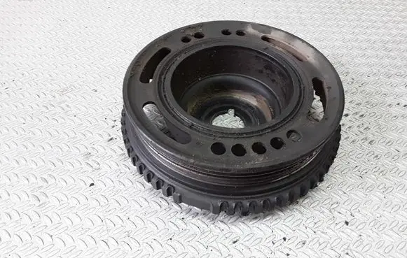 Opel Zafira A Crankshaft pulley 90531581