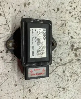 Mercedes-Benz E W211 ESP acceleration yaw rate sensor 0265005246