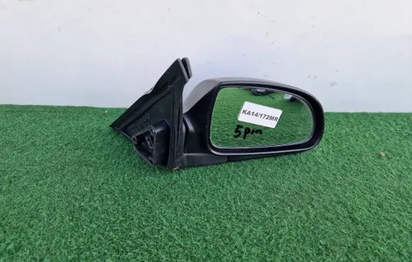 Hyundai Accent Front door electric wing mirror E4012129
