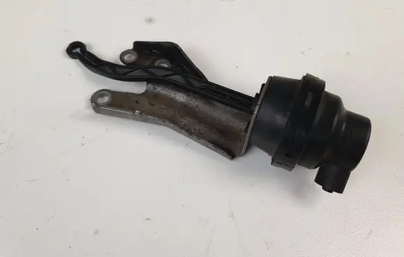 Mercedes-Benz E W212 other engine part