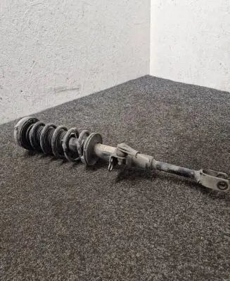 BMW 5 G30 G31 Front shock absorber with coil spring 6866598