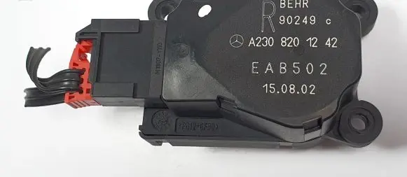 Mercedes-Benz SL AMG R230 A/C air flow flap actuator/motor A2308201242