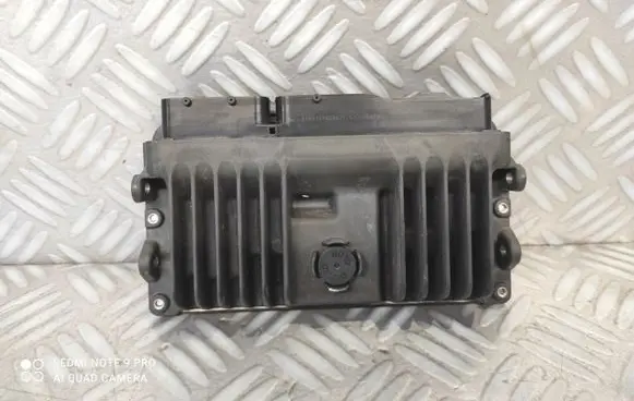 Toyota Yaris Engine control unit/module MB283000