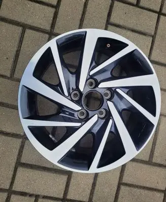 Volkswagen Polo VI R15 alloy rim 