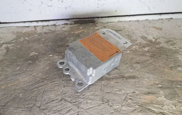 Nissan X-Trail T30 Airbag control unit/module 988208H405 040824