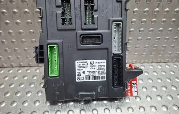 Renault Espace V (RFC) Central body control module S26337166 284B14642R A2C3779780600