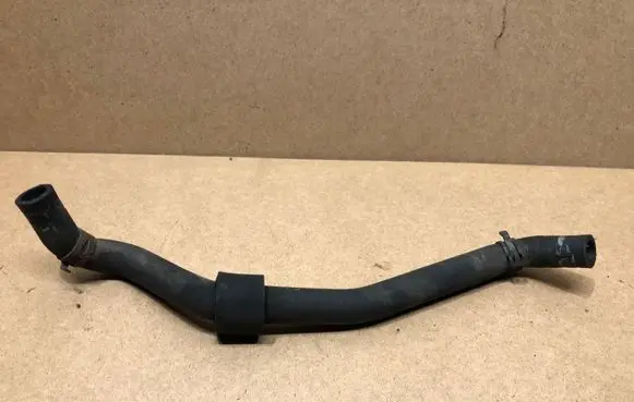 Volkswagen Touran I Engine coolant pipe/hose