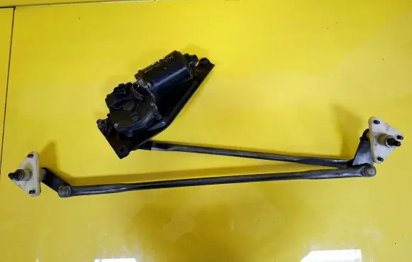Suzuki Baleno EG Front wiper linkage and motor 159200-0665