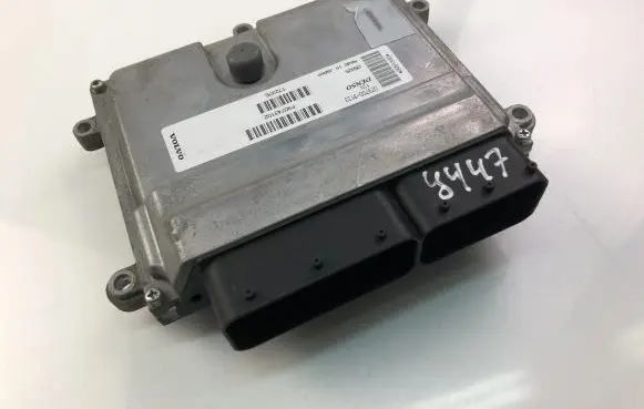 Volvo S40 Engine control unit/module ECU P30743102