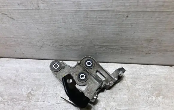 Hyundai Tucson TL Gear shift cable bracket 