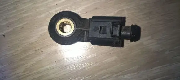 Volkswagen Golf V Detonation knock sensor 0261231146
