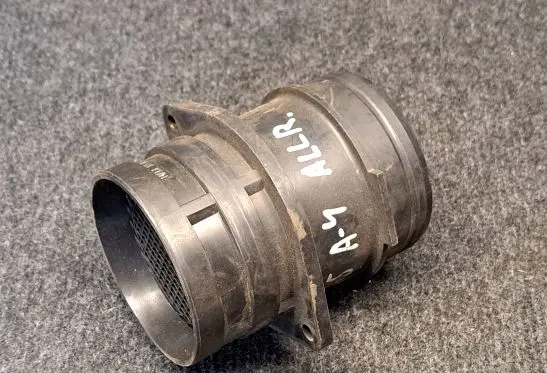 Audi A3 S3 8P Mass air flow meter 06J906461D