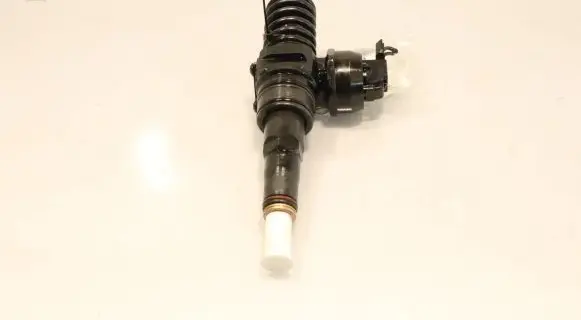 Skoda Octavia Mk2 (1Z) Fuel injector 0414720215