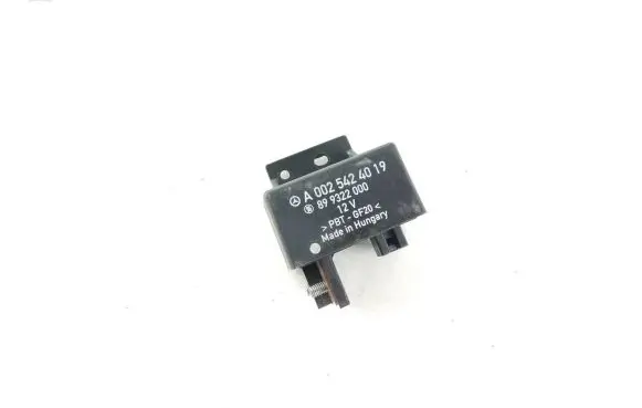 Volkswagen Crafter Glow plug pre-heat relay A0025424019 899322000