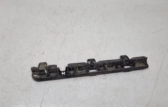 BMW 5 F10 F11 Front bumper mounting bracket 7184775