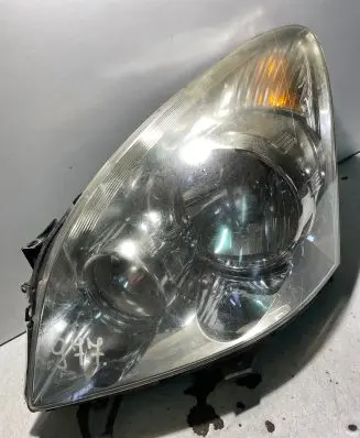 Toyota Corolla Verso AR10 Headlight/headlamp P7107L