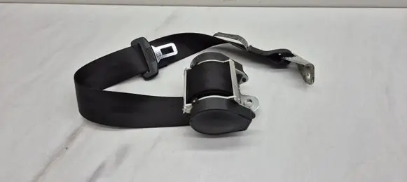 Rear seatbelt