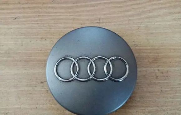 Audi A4 S4 B9 8W Original wheel cap 