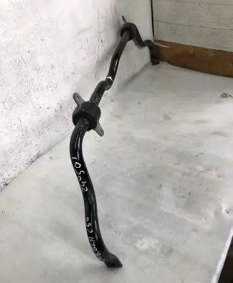 Mercedes-Benz GLA H247 Front anti-roll bar/sway bar A2473200611