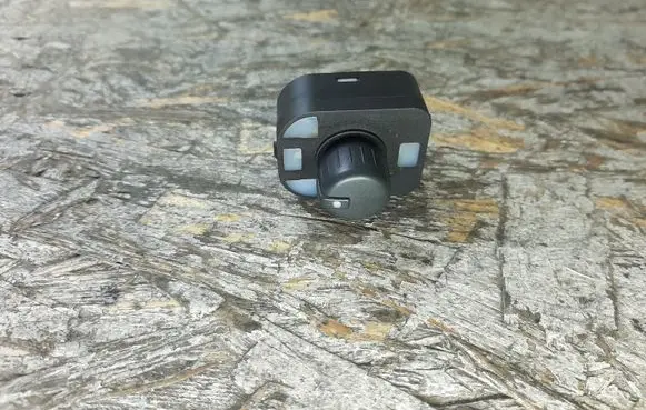 Audi A6 S6 C6 4F Wing mirror switch 8E0959565A