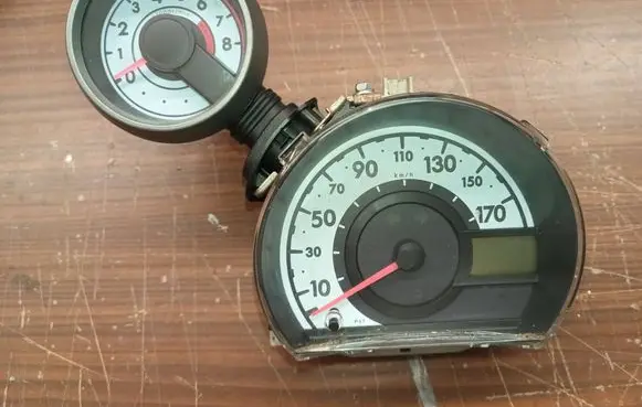 Citroen C1 Speedometer (instrument cluster) 838000h023 832700h010