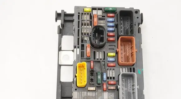 Peugeot 308 BSM Control unit 9666700580