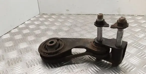 Toyota Prius (XW20) Engine mounting bracket